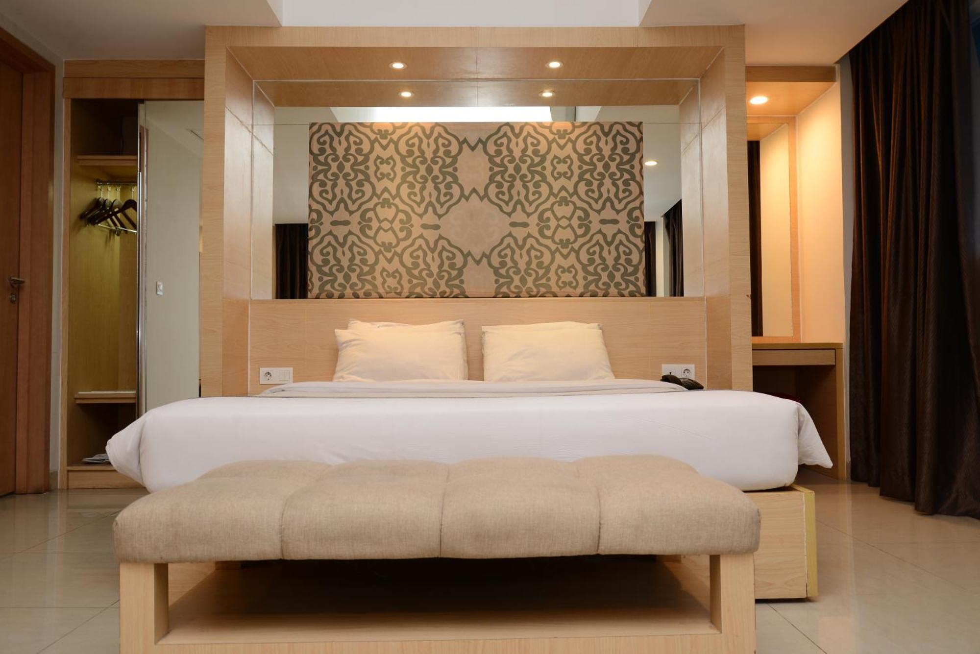 Metland Hotel Cirebon Eksteriør billede
