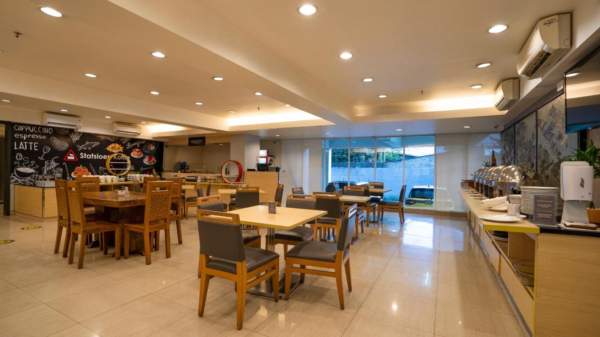 Metland Hotel Cirebon Eksteriør billede
