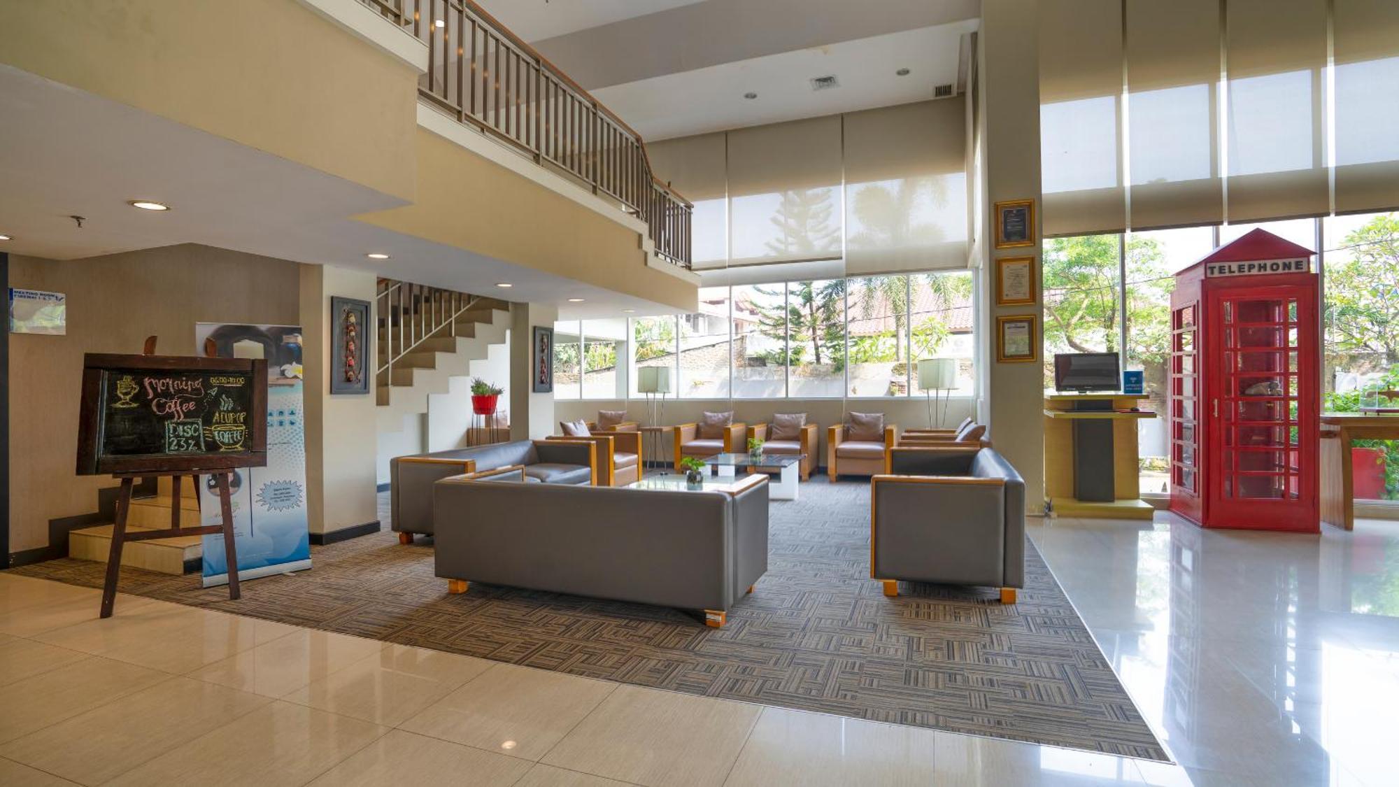 Metland Hotel Cirebon Eksteriør billede